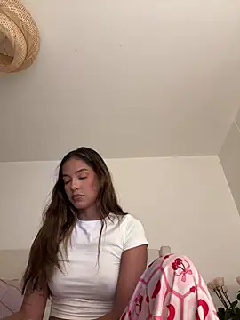 Bella cutte  online show from 12-01-25, 11:10