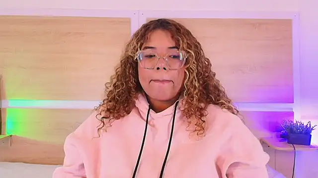  nickypurple  online show from 03-12-26, 05:19