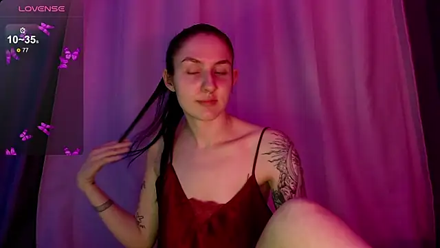Snapshot of NiaEllis chatting on 01-10-25, 02:46 NiaEllis online show from 01-10-25, 02:46