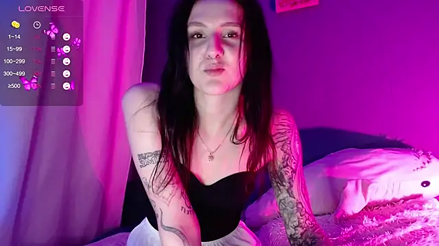 Snapshot of NiaEllis chatting on 10-10-25, 05:56 NiaEllis online show from 10-10-25, 05:56
