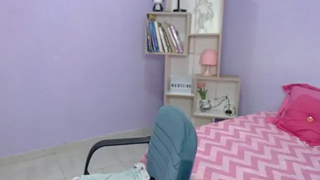 Snapshot of mature_martina chatting on 10-26-25, 11:05 mature martina online show from 10-26-25, 11:05