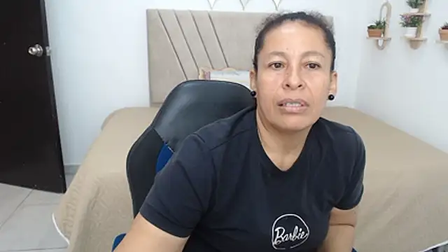 mature martina online show from 03-30-26, 08:10