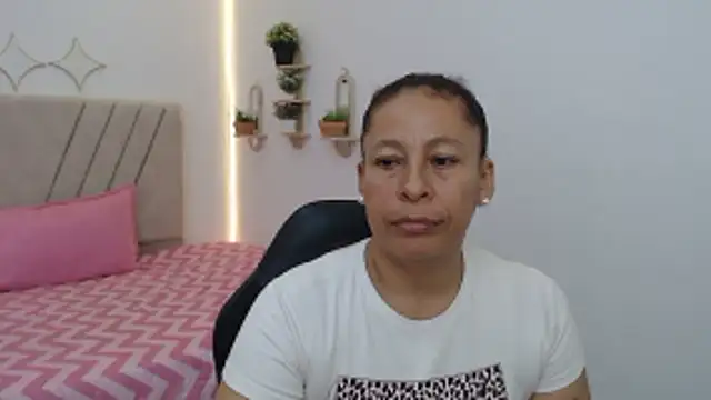 mature martina online show from 04-22-26, 08:10