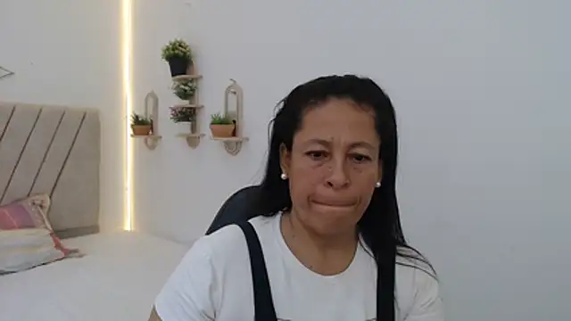 mature martina online show from 04-27-26, 08:07