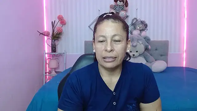 mature martina online show from 05-22-26, 10:37