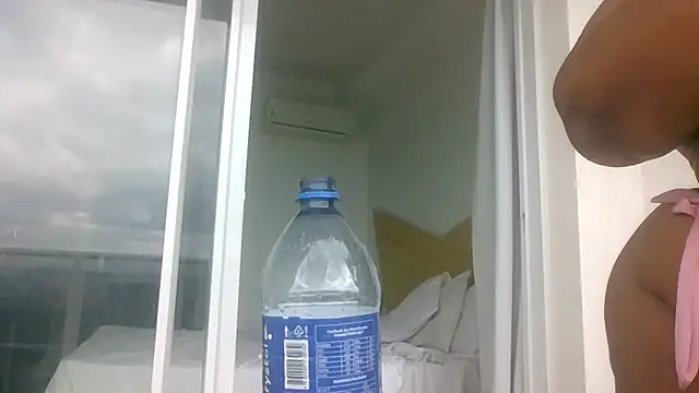 Snapshot of biancabombombbw chatting on 01-12-25, 03:36 biancabombombbw online show from 01-12-25, 03:36