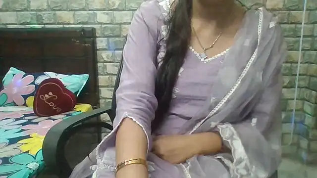 Snapshot of Sexy_iknoor chatting on 11-05-25, 04:34 Sexy iknoor online show from 11-05-25, 04:34