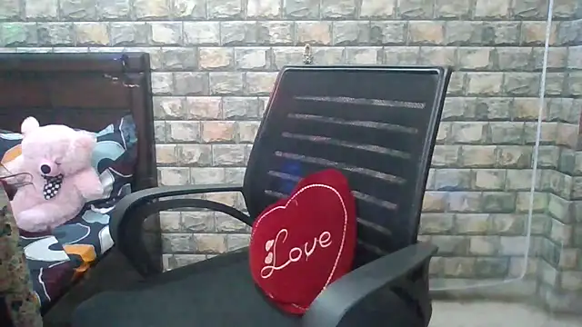 Snapshot of Sexy_iknoor chatting on 11-16-25, 04:40 Sexy iknoor online show from 11-16-25, 04:40