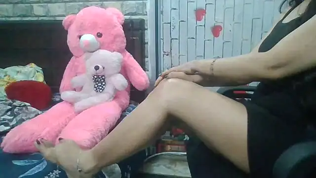 Sexy iknoor online show from 04-17-26, 03:31