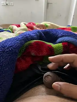 Snapshot of yourheroforfun chatting on 02-21-25, 07:10 yourheroforfun online show from 02-21-25, 07:10