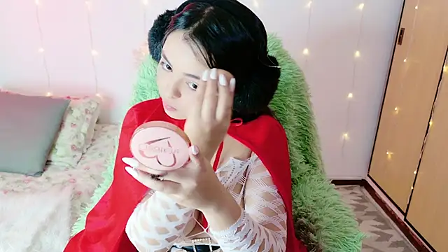 Snapshot of damn_that_booty chatting on 12-15-24, 05:42 damn that booty online show from 12-15-24, 05:42