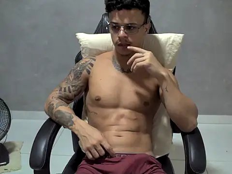 Gust027 online show from 04-13-26, 02:28