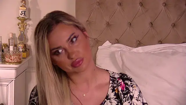 Denisse Perry online show from 11-10-25, 09:47