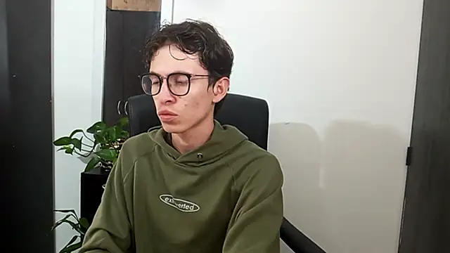 Snapshot of Norehg chatting on 11-30-25, 04:44 Norehg online show from 11-30-25, 04:44