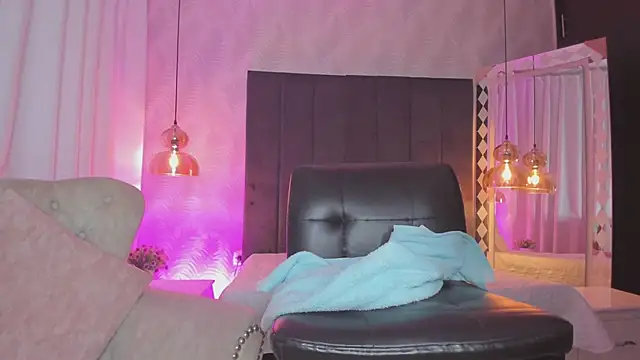 Snapshot of kataliina__ chatting on 12-20-24, 12:05 kataliina online show from 12-20-24, 12:05