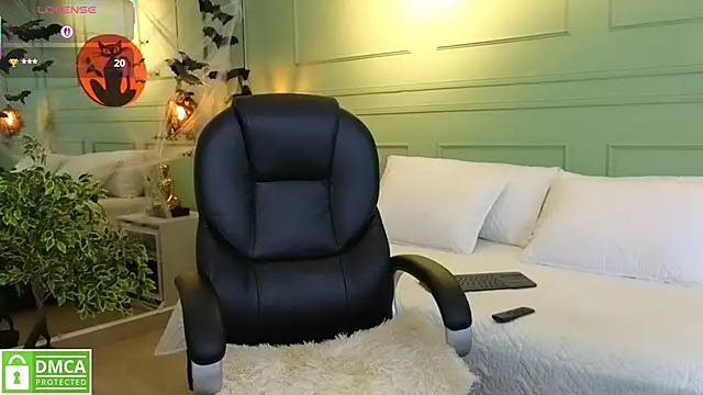 Snapshot of kataliina__ chatting on 10-16-25, 11:44 kataliina online show from 10-16-25, 11:44