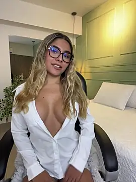 kataliina   online show from 11-20-25, 12:16