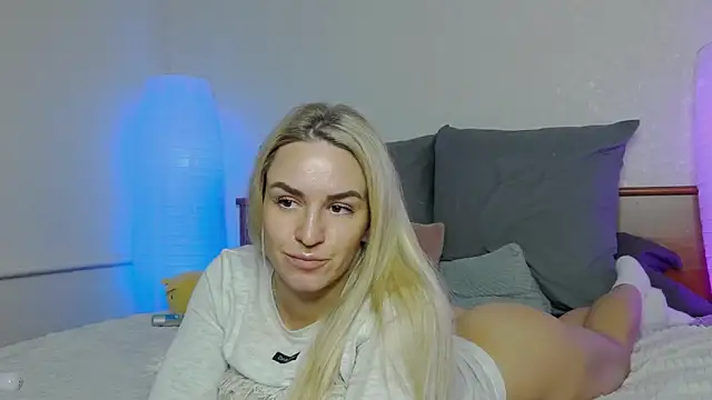 SofiJames online show from 01-08-25, 05:59