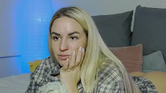 SofiJames online show from 01-12-25, 06:06