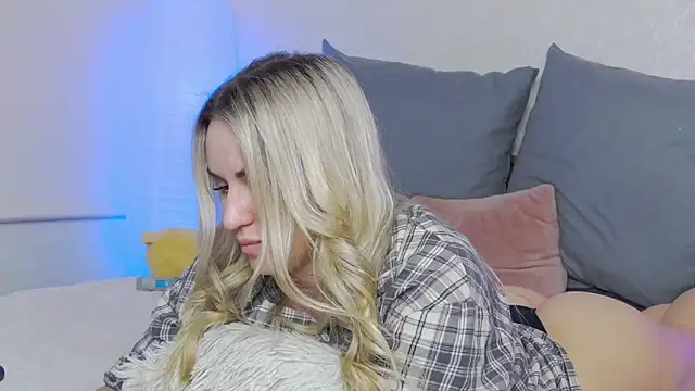 SofiJames online show from 03-11-25, 06:32