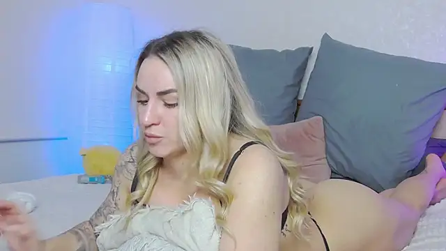 SofiJames online show from 03-12-25, 07:13