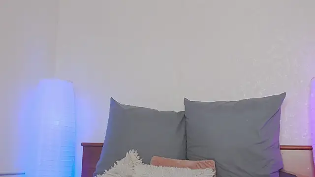 SofiJames online show from 03-20-25, 05:57