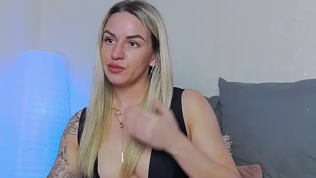 SofiJames online show from 03-23-25, 06:26