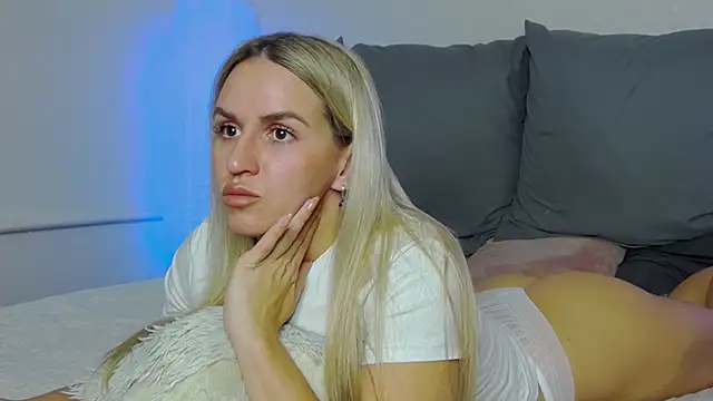 SofiJames online show from 10-19-25, 07:09