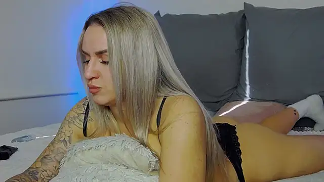 SofiJames online show from 11-04-25, 06:45