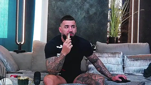 masterkingofmusclee online show from 02-14-25, 06:34