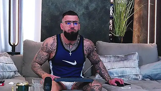 masterkingofmusclee online show from 03-18-25, 08:36