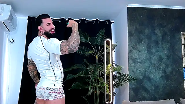 masterkingofmusclee online show from 11-21-25, 08:13