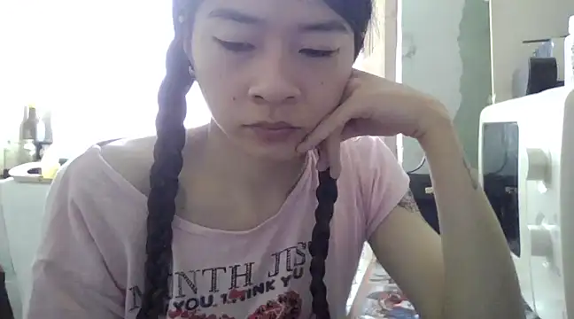 CarlyJoy online show from 03-18-25, 06:46