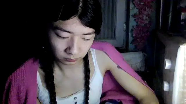 CarlyJoy online show from 04-23-26, 04:31