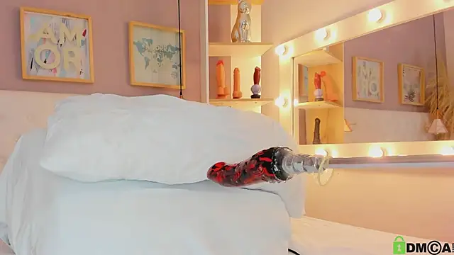 julyanna  online show from 12-22-25, 08:39