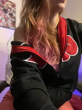 Snapshot of Pretty-10Woman chatting on 12-20-24, 12:30 Pretty-10Woman online show from 12-20-24, 12:30