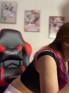 Snapshot of Pretty-10Woman chatting on 01-29-25, 05:45 Pretty-10Woman online show from 01-29-25, 05:45