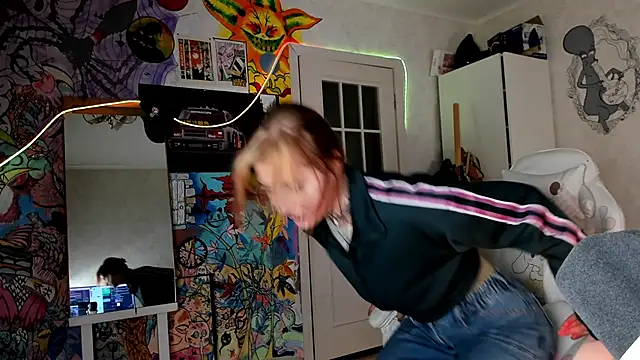 Sunny Mouse  online show from 03-13-25, 07:28