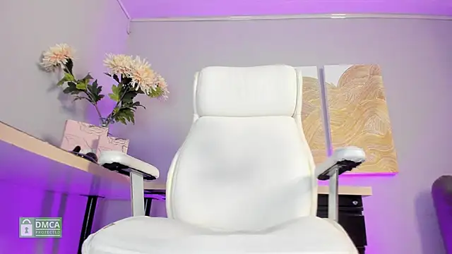 Snapshot of karinna_gray chatting on 12-22-24, 03:55 karinna gray online show from 12-22-24, 03:55