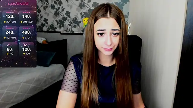 Snapshot of weakness4u chatting on 12-10-24, 06:44 weakness4u online show from 12-10-24, 06:44