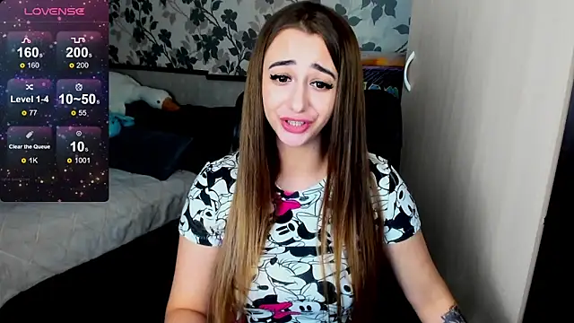 Snapshot of weakness4u chatting on 12-12-24, 06:25 weakness4u online show from 12-12-24, 06:25