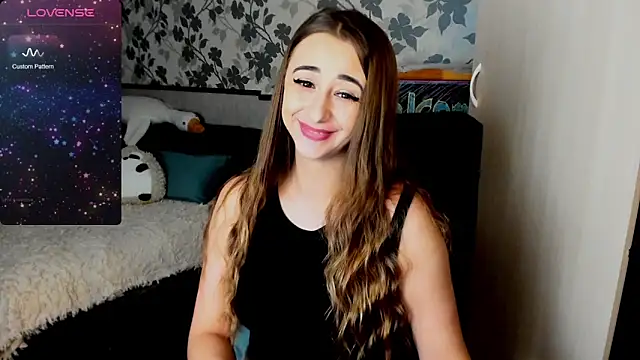 Snapshot of weakness4u chatting on 12-20-24, 09:00 weakness4u online show from 12-20-24, 09:00