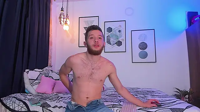 Snapshot of Juan_Castano chatting on 12-14-24, 11:39 Juan Castano online show from 12-14-24, 11:39