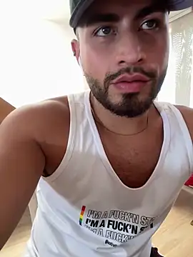 Snapshot of Juan_Castano chatting on 01-28-25, 07:21 Juan Castano online show from 01-28-25, 07:21