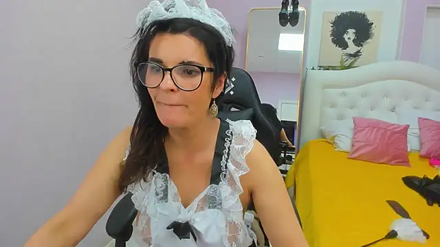 Snapshot of AerysMitch chatting on 10-19-25, 08:53 AerysMitch online show from 10-19-25, 08:53
