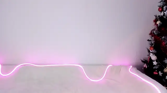 Snapshot of 666kisses chatting on 01-22-25, 02:48 666kisses online show from 01-22-25, 02:48