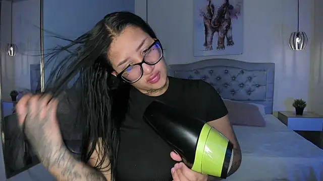 Snapshot of ayshel__ chatting on 10-24-25, 09:11 ayshel online show from 10-24-25, 09:11