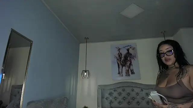 Snapshot of ayshel__ chatting on 10-27-25, 08:35 ayshel online show from 10-27-25, 08:35