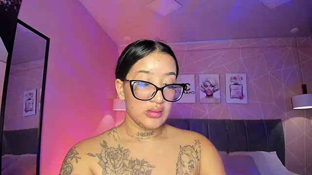 Snapshot of ayshel__ chatting on 12-04-25, 08:17 ayshel online show from 12-04-25, 08:17