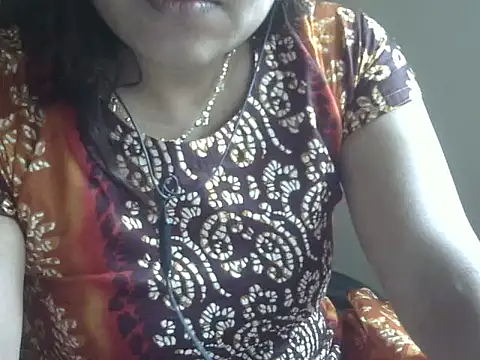 Snapshot of shekira99 chatting on 04-07-26, 04:35 shekira99 online show from 04-07-26, 04:35